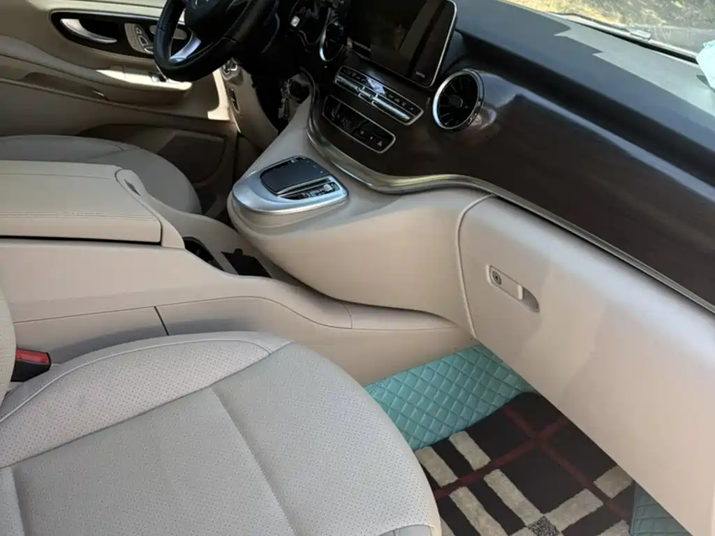 Mercedes-Benz V-Class — миниатюра 12