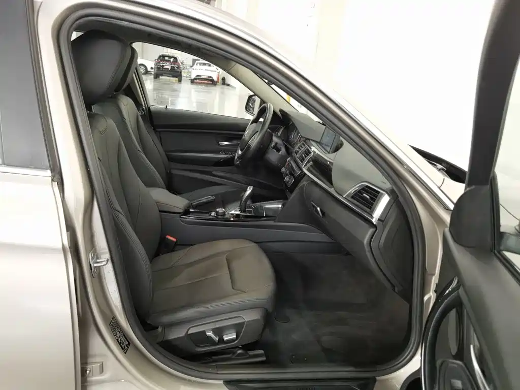 BMW 3 Series — миниатюра 23