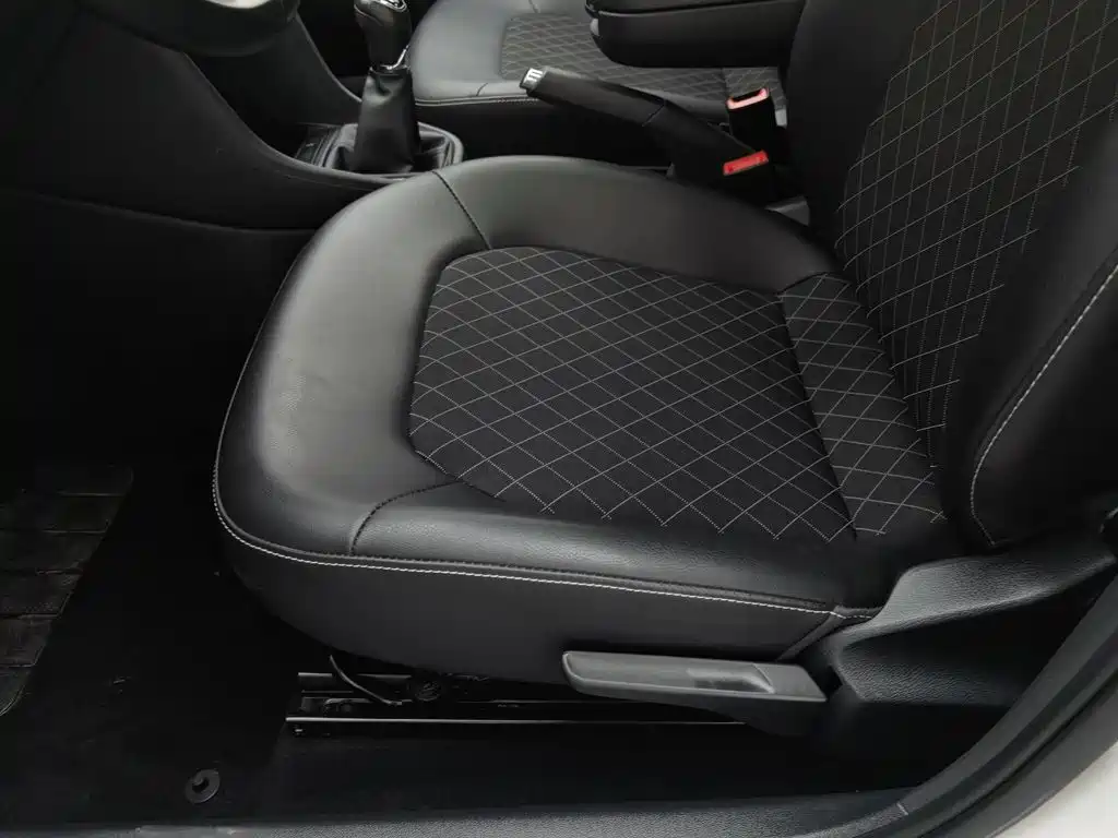 Skoda Rapid — миниатюра 20