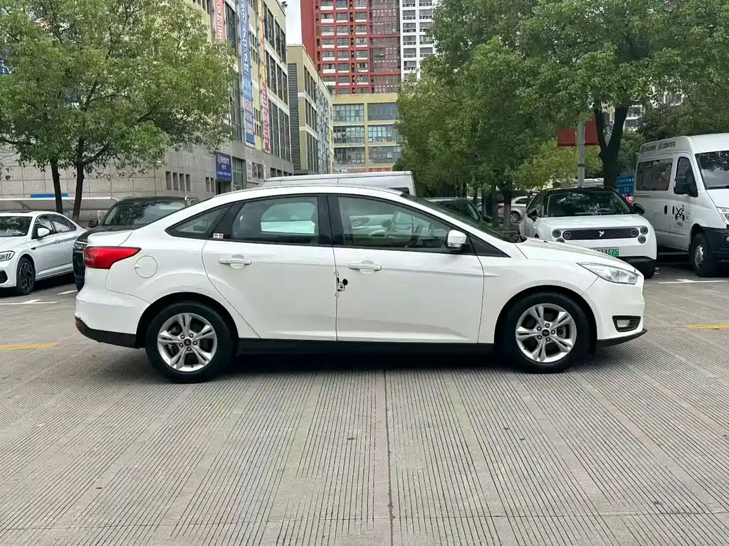 Ford Focus — миниатюра 5