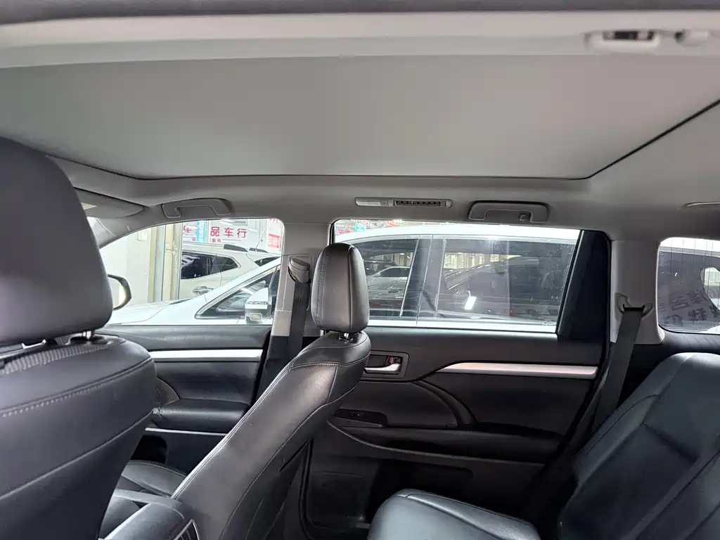 Toyota Highlander — миниатюра 12