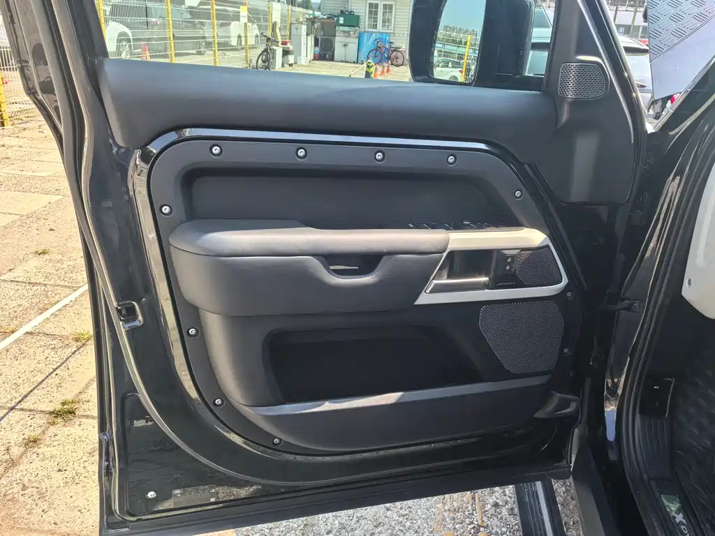 Land Rover Land Rover Defender 2023 110 3.0T P400 X-DYNAMIC HSE