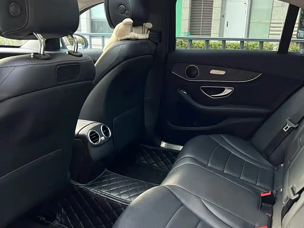Mercedes-Benz C-Class — миниатюра 9