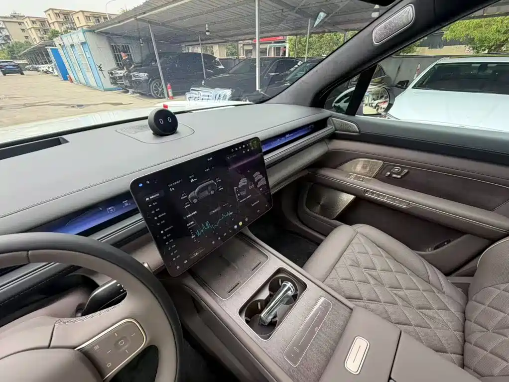 NIO ES8 — миниатюра 25