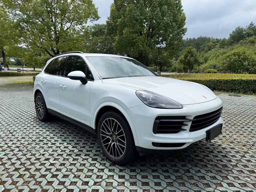 Porsche Cayenne — миниатюра 3