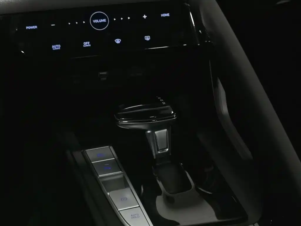 Hyundai Elantra — миниатюра 13