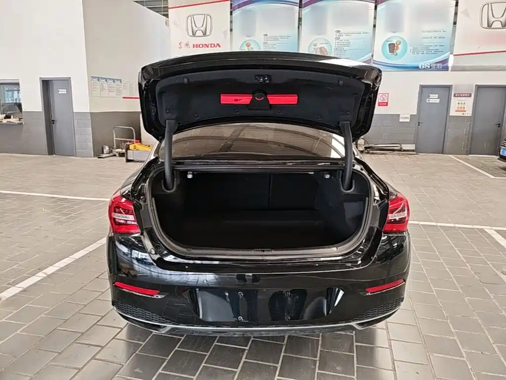 Hongqi Hongqi H5 — миниатюра 19