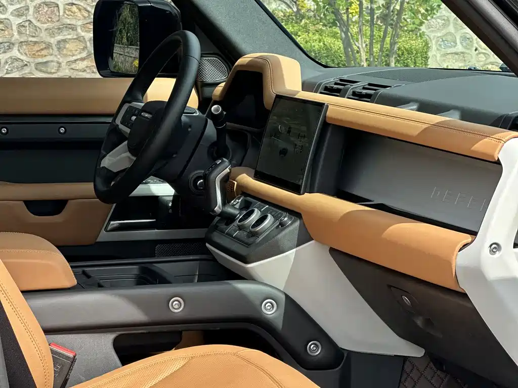 Land Rover Defender — миниатюра 7