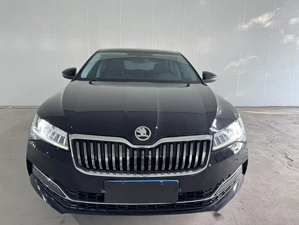 Skoda Superb — миниатюра 3