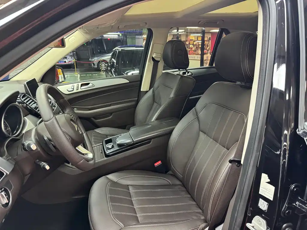 Mercedes-Benz GLE (Import) — миниатюра 16