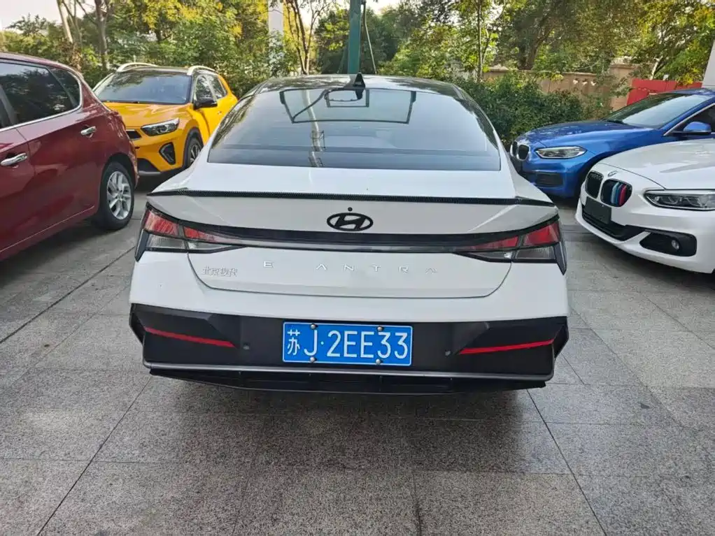Hyundai Elantra — миниатюра 2