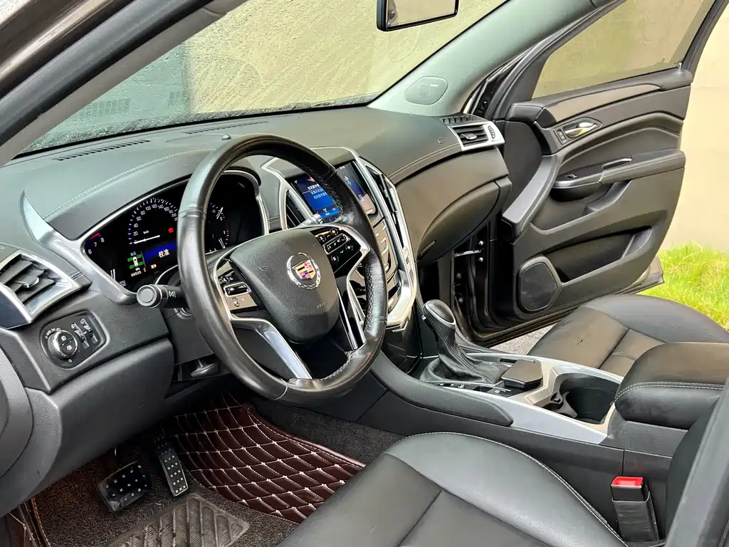 Cadillac SRX — миниатюра 6