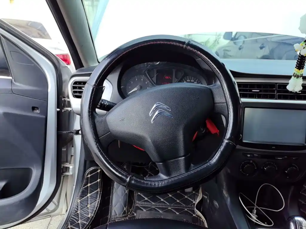Citroen Elysee — миниатюра 11