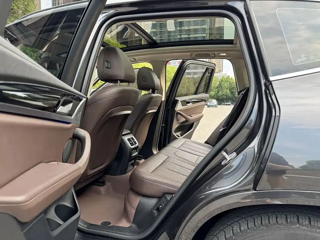 BMW X3 — миниатюра 5