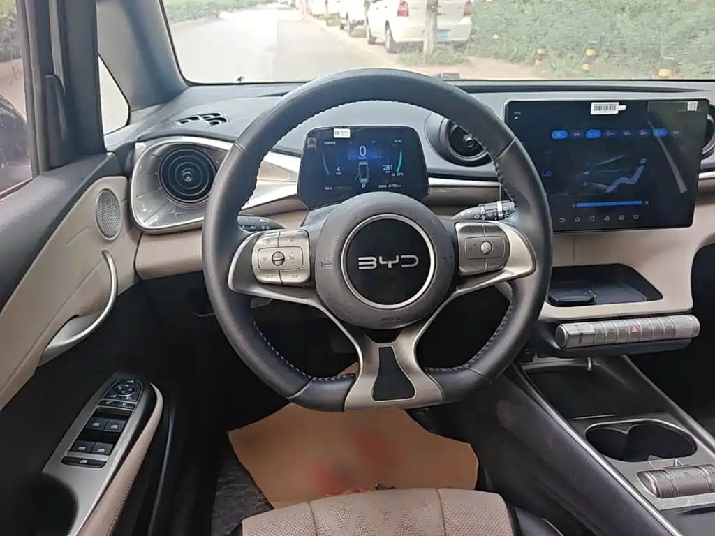 BYD Dolphin — миниатюра 11