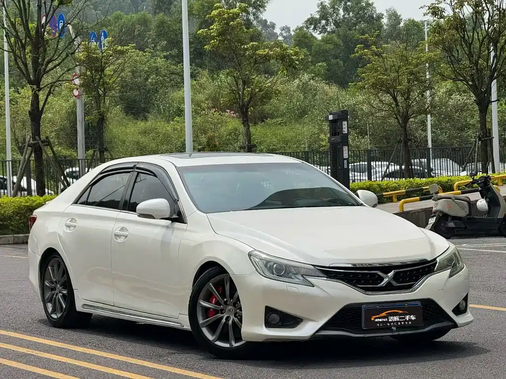 Toyota Reiz — миниатюра 3