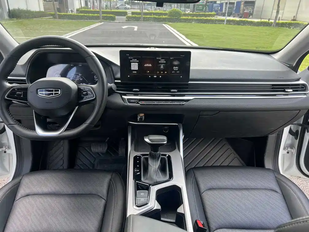 Geely Emgrand L — миниатюра 9