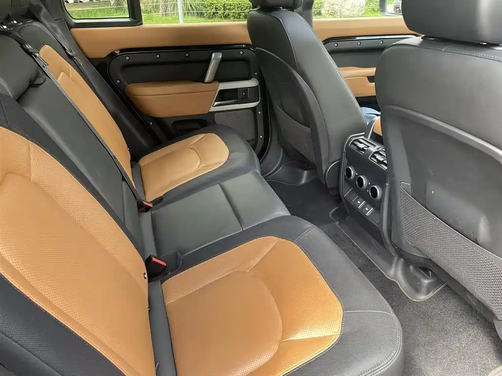 Land Rover Defender — миниатюра 13