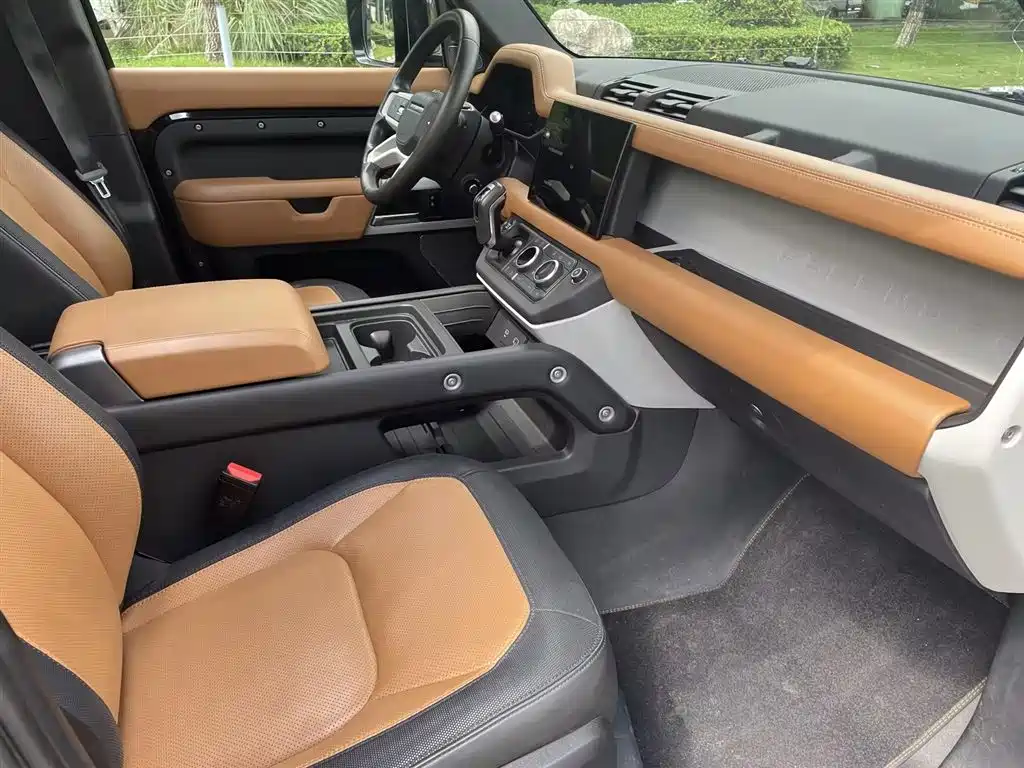 Land Rover Defender — миниатюра 12