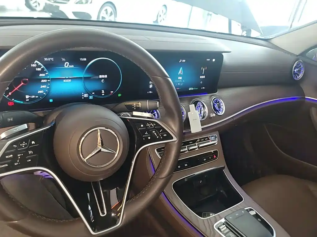 Mercedes-Benz E-Class — миниатюра 10