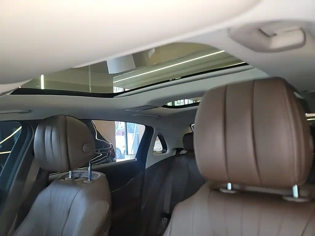 Mercedes-Benz E-Class — миниатюра 18