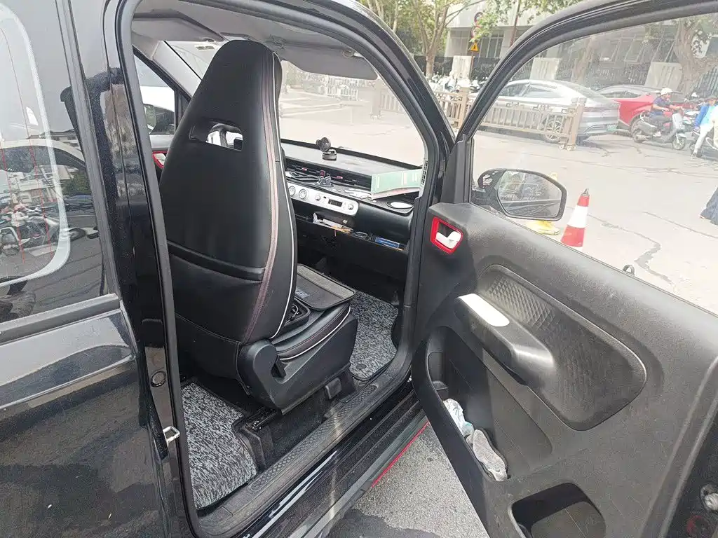Wuling MINIEV — миниатюра 20