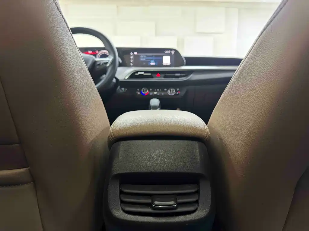 Buick GL6 — миниатюра 18