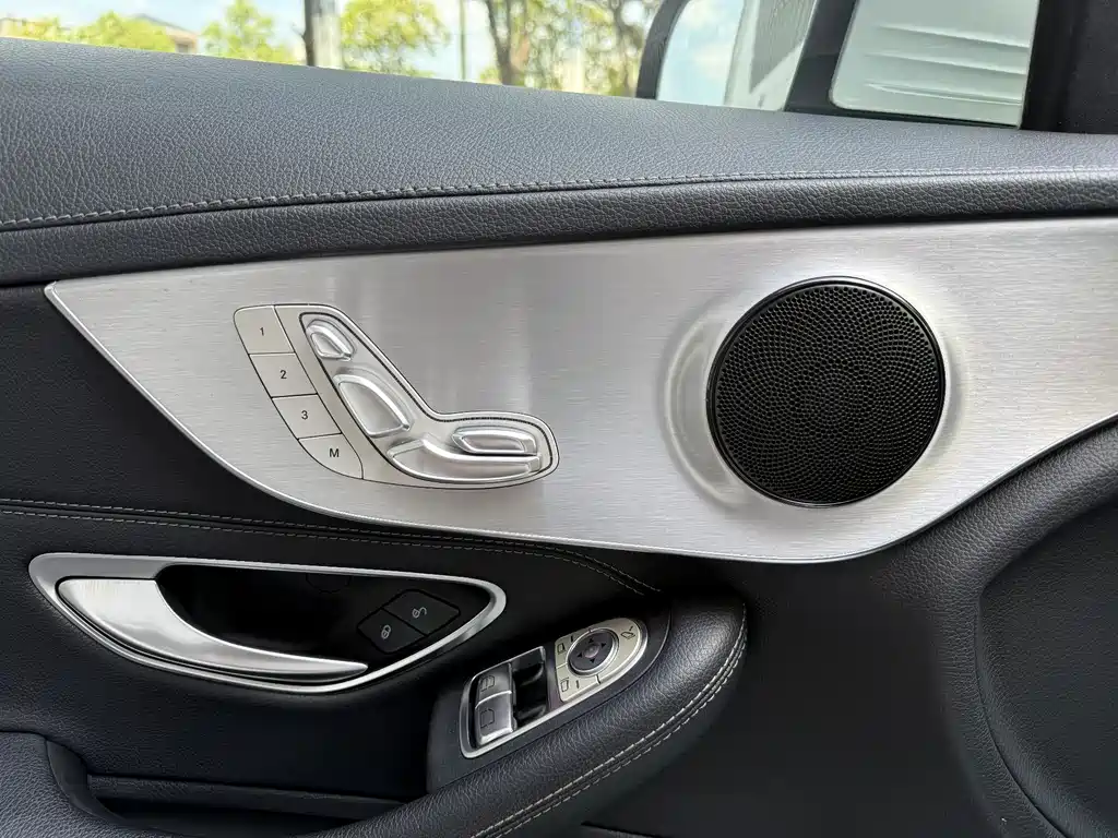 Mercedes-Benz C-Class (Import) — миниатюра 13