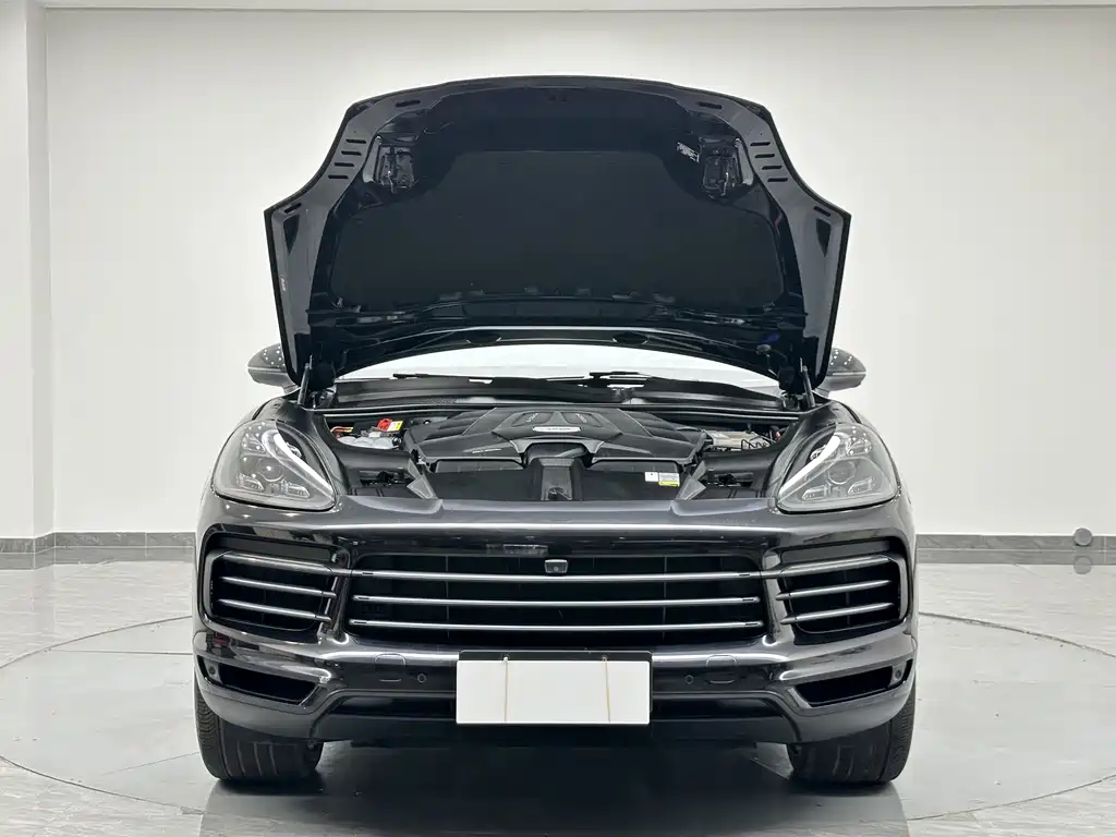 Porsche Cayenne — миниатюра 26
