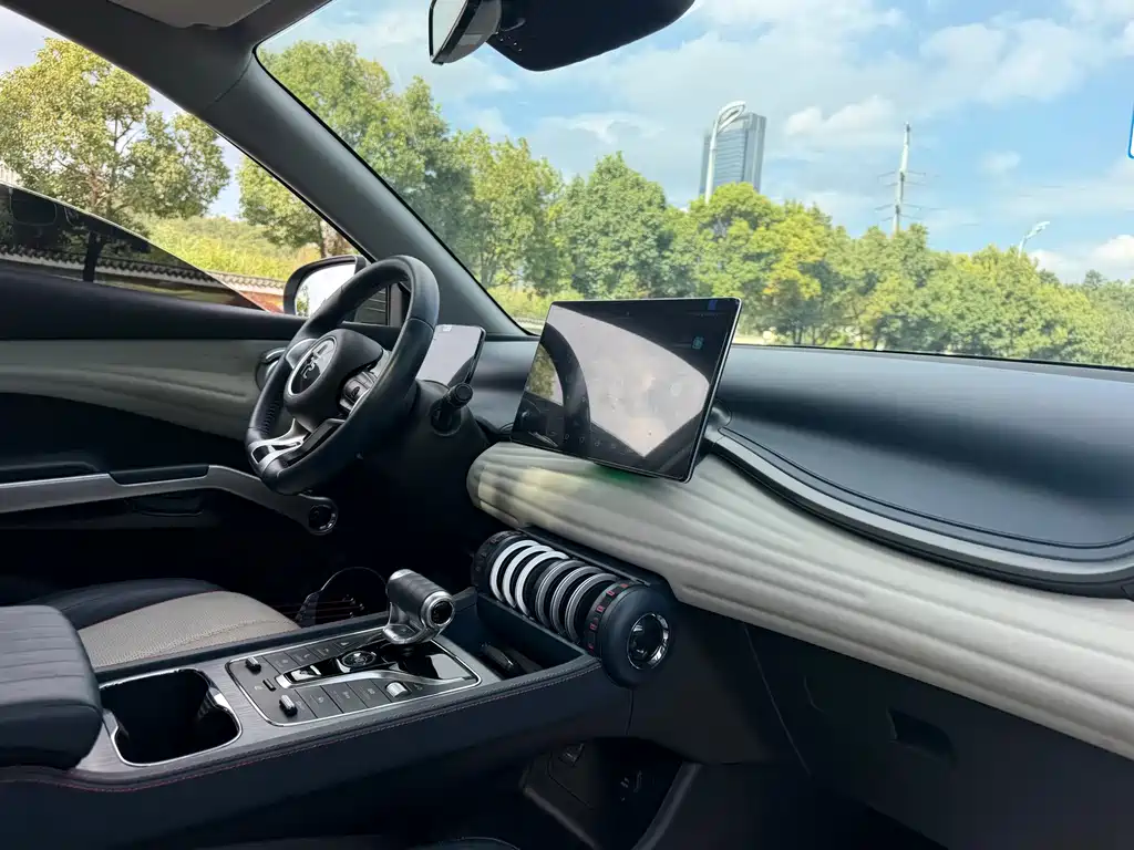 BYD Yuan Plus — миниатюра 8