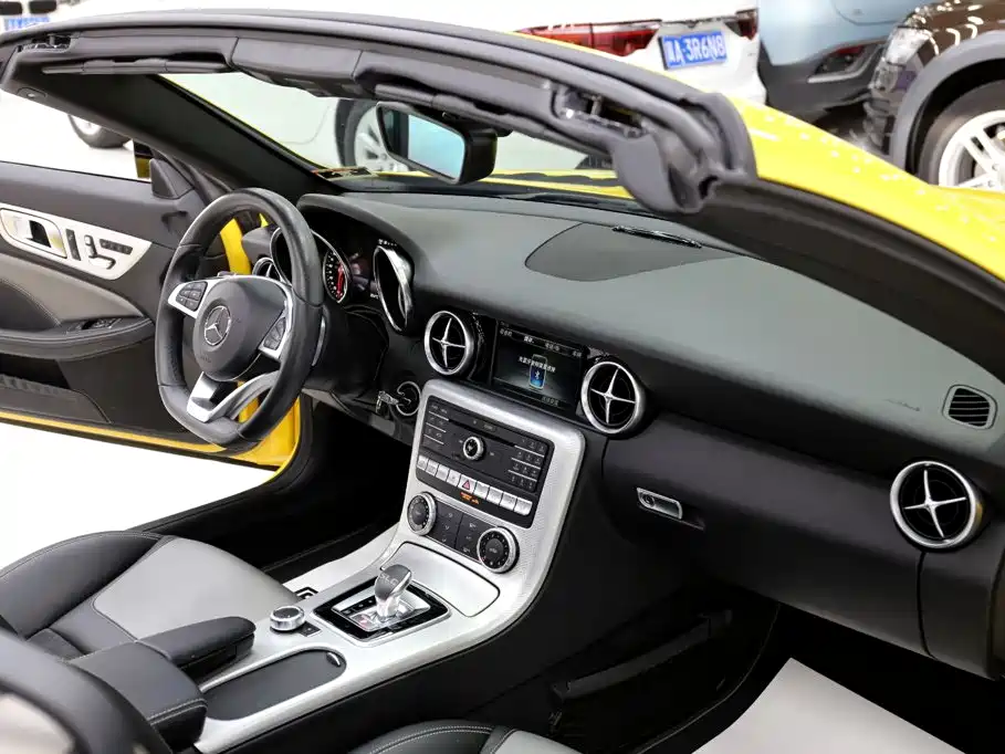 Mercedes-Benz SLC — миниатюра 12