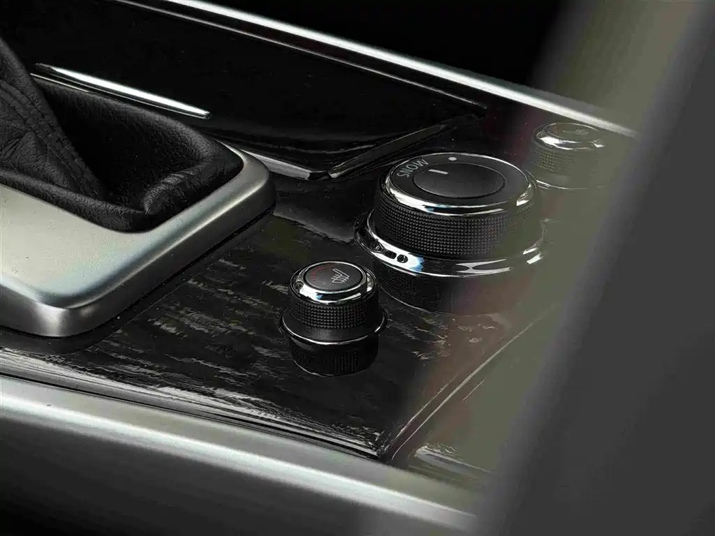 Infiniti Q70 — миниатюра 9