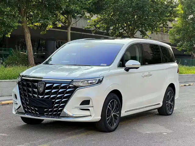 2025 Roewe iMAX8