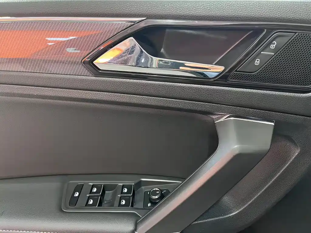 Volkswagen Tiguan L — миниатюра 5