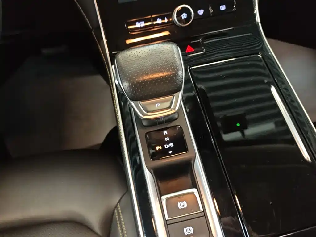 Roewe i6 MAX — миниатюра 14