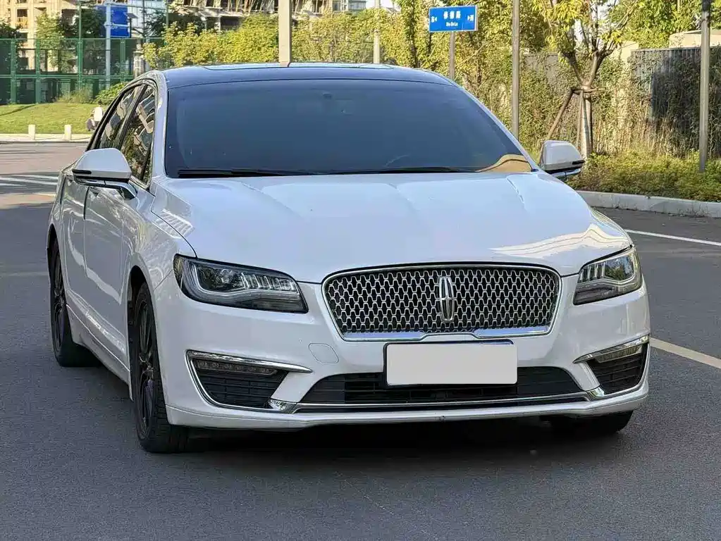 Lincoln MKZ — миниатюра 3