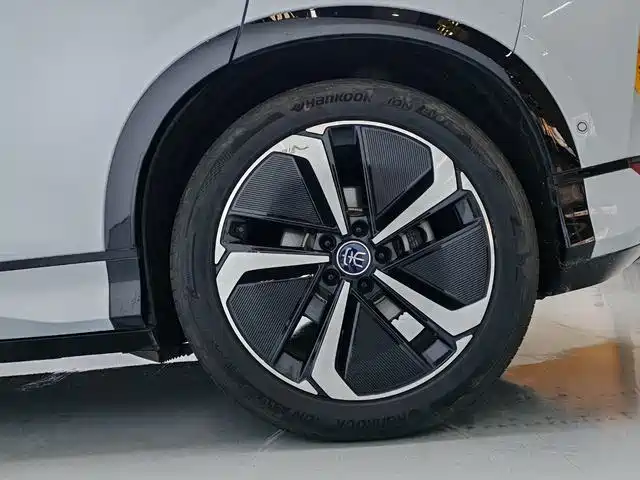 BYD L EV — миниатюра 8