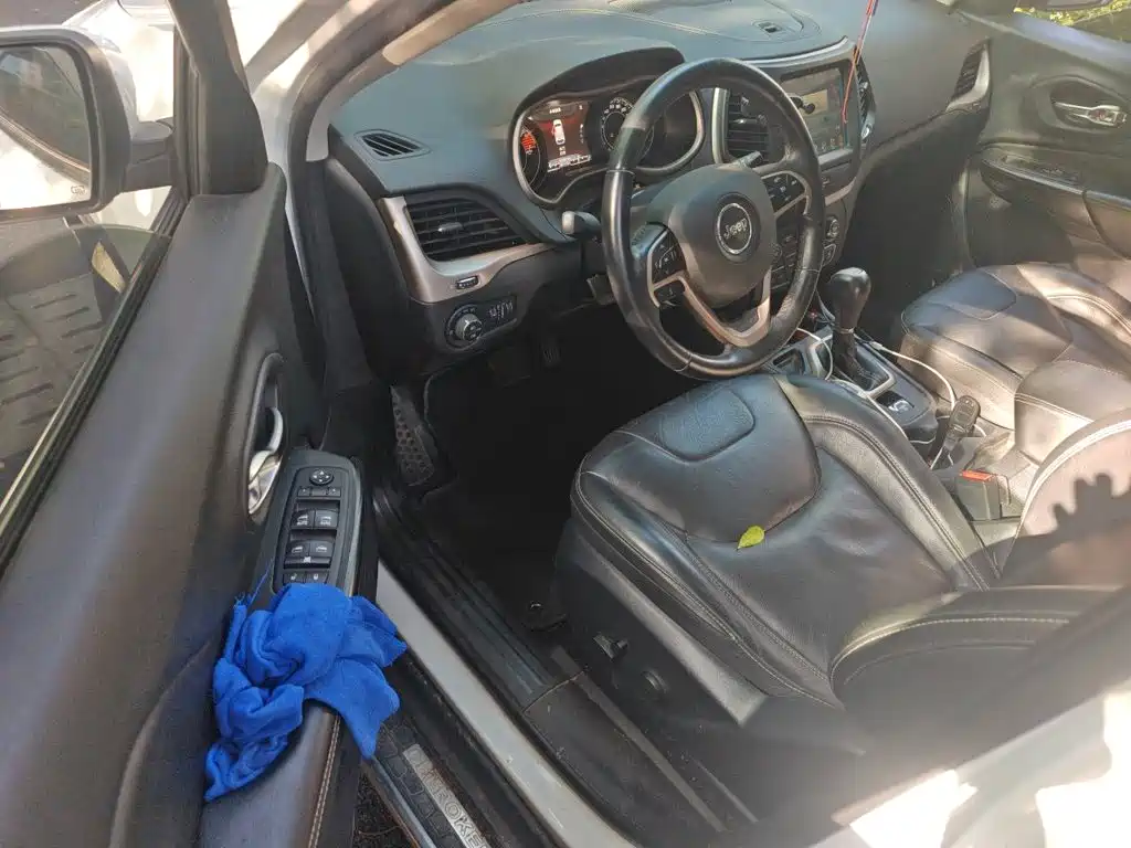 Jeep Cherokee — миниатюра 14