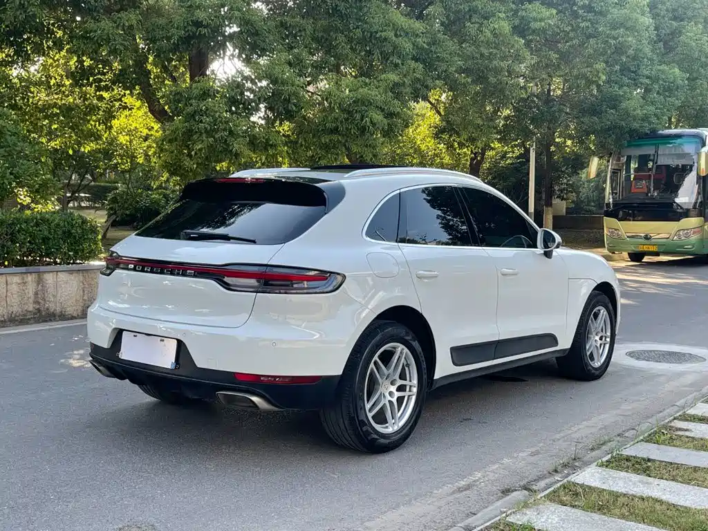 Porsche Macan — миниатюра 8