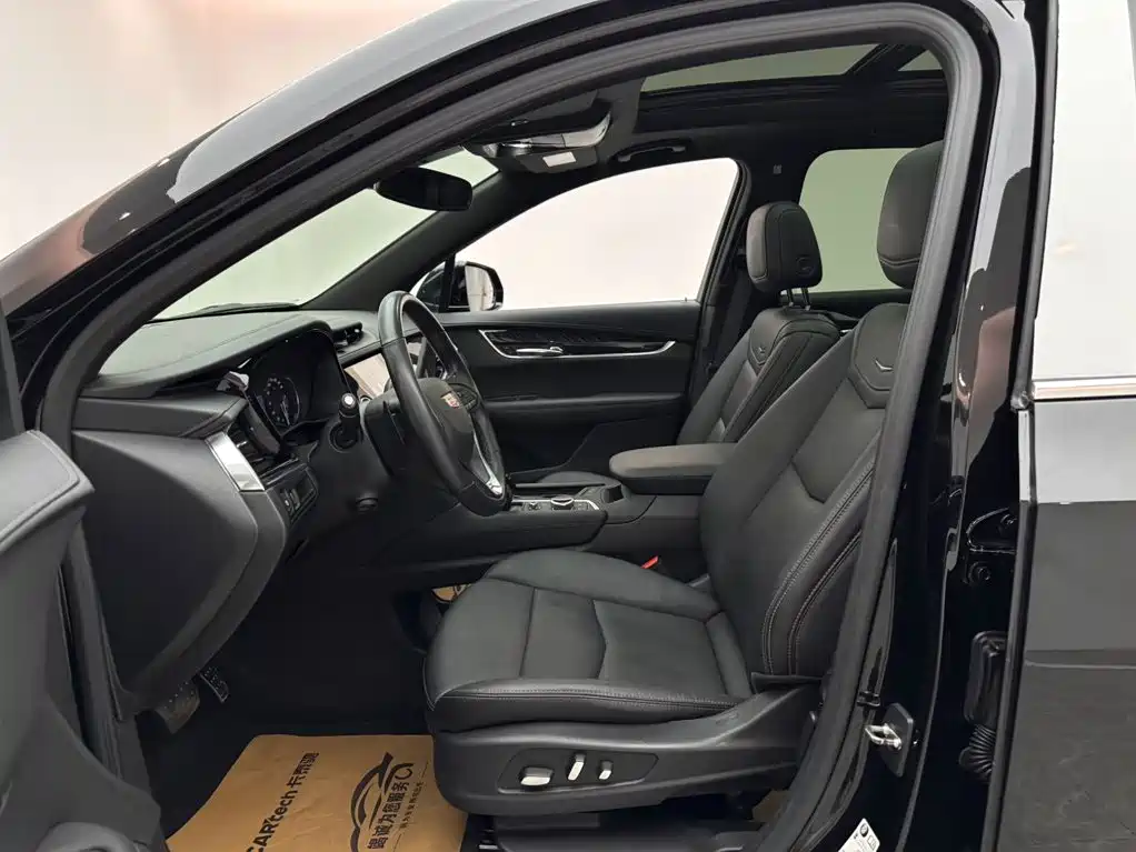 Cadillac XT6 — миниатюра 8