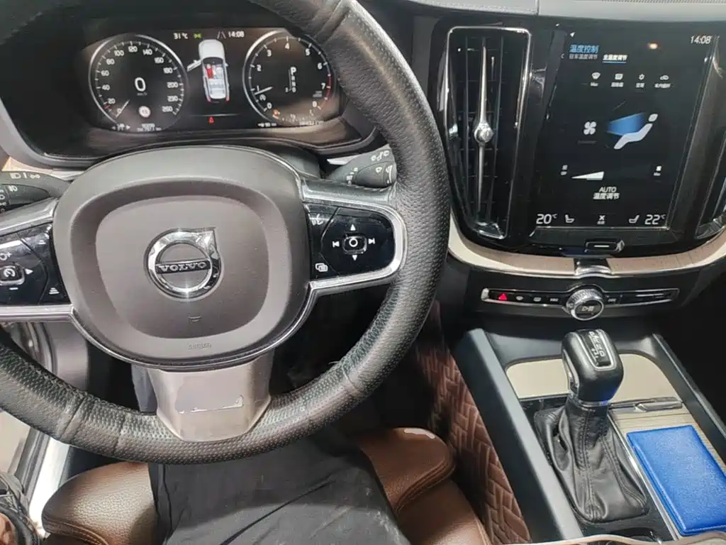Volvo XC60 — миниатюра 6