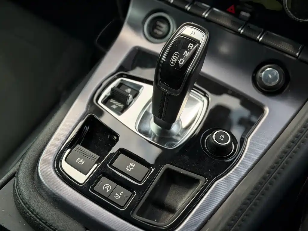 Jaguar F-TYPE — миниатюра 10