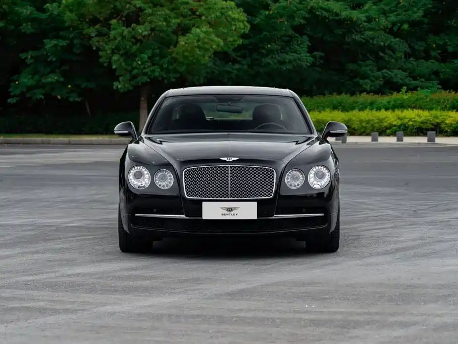 Bentley Flying Spur — миниатюра 2