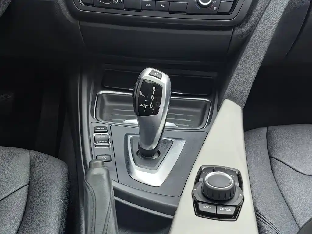 BMW 3 Series — миниатюра 13
