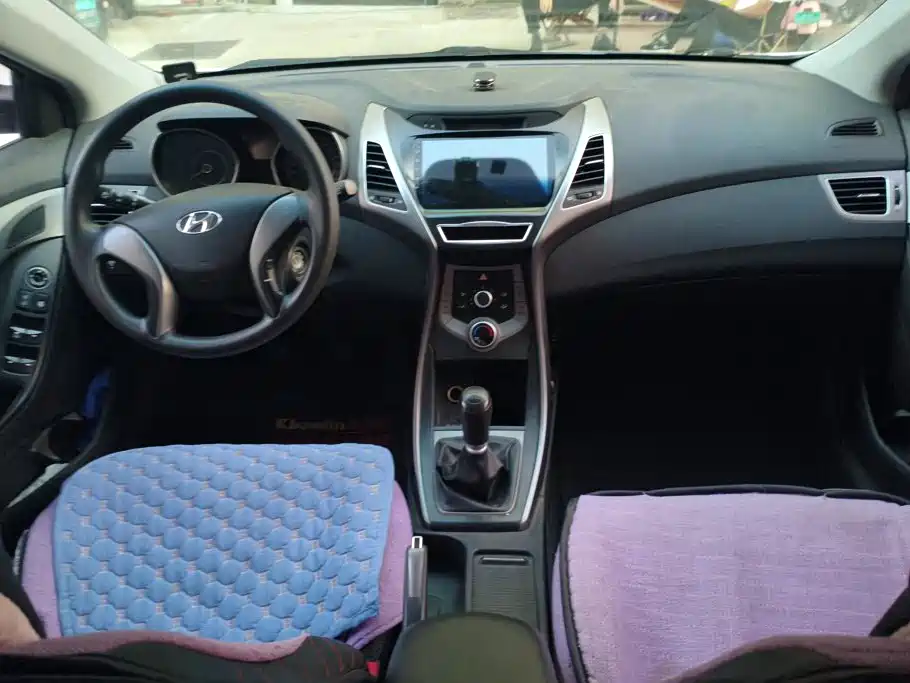 Hyundai Elantra Langdong — миниатюра 12