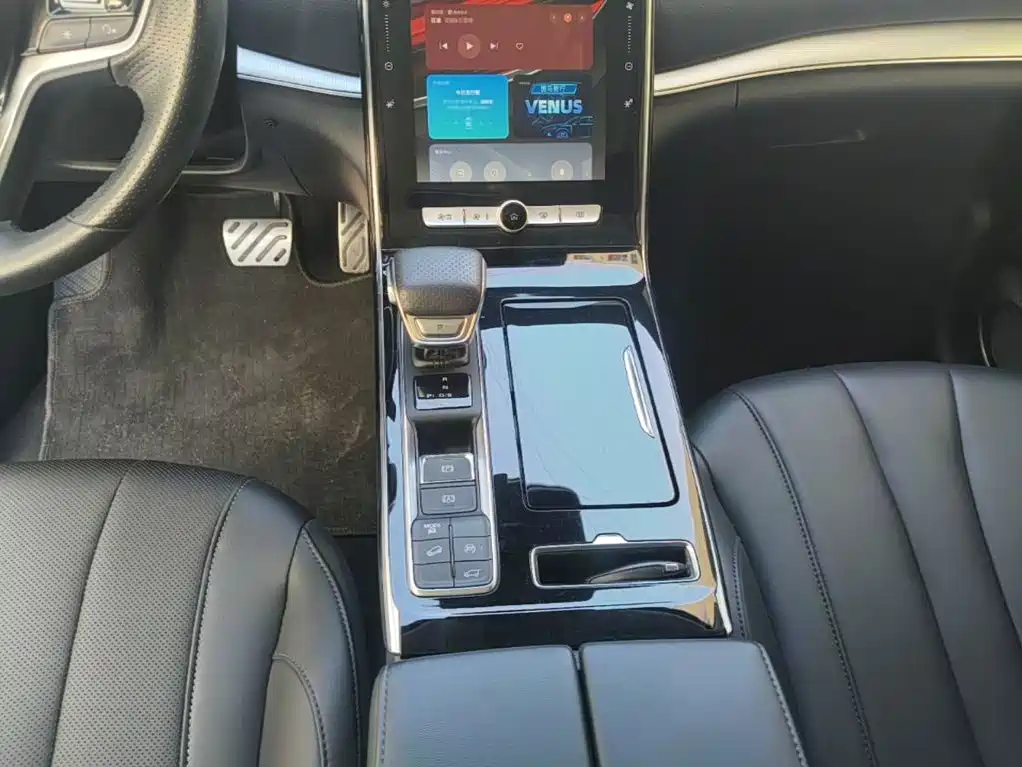 Roewe RX5 MAX — миниатюра 14