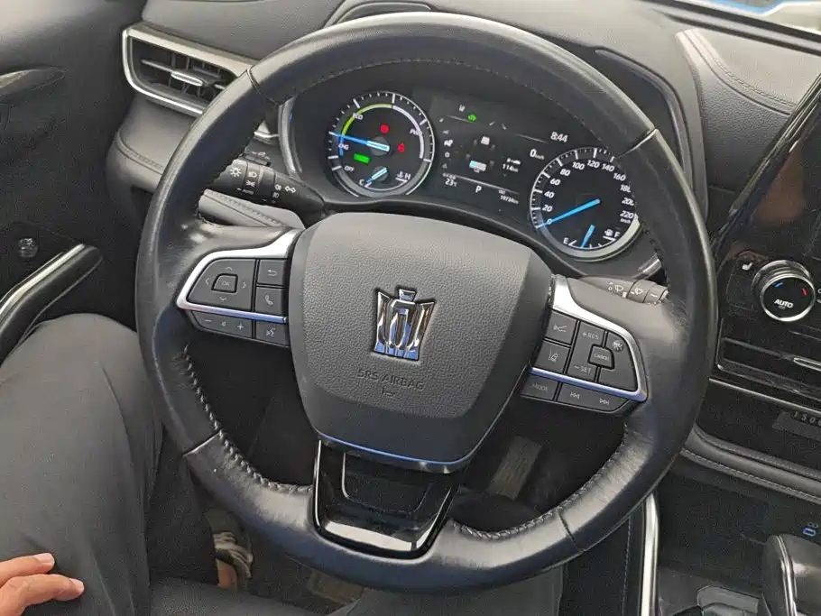 Toyota Crown Kluger — миниатюра 15