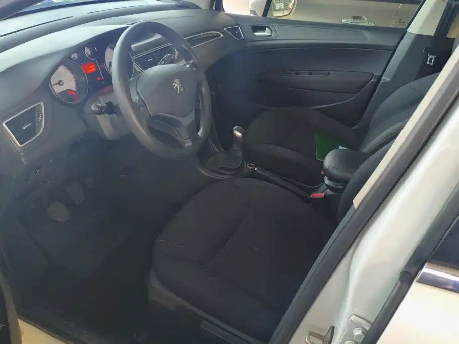 Peugeot 308 — миниатюра 9