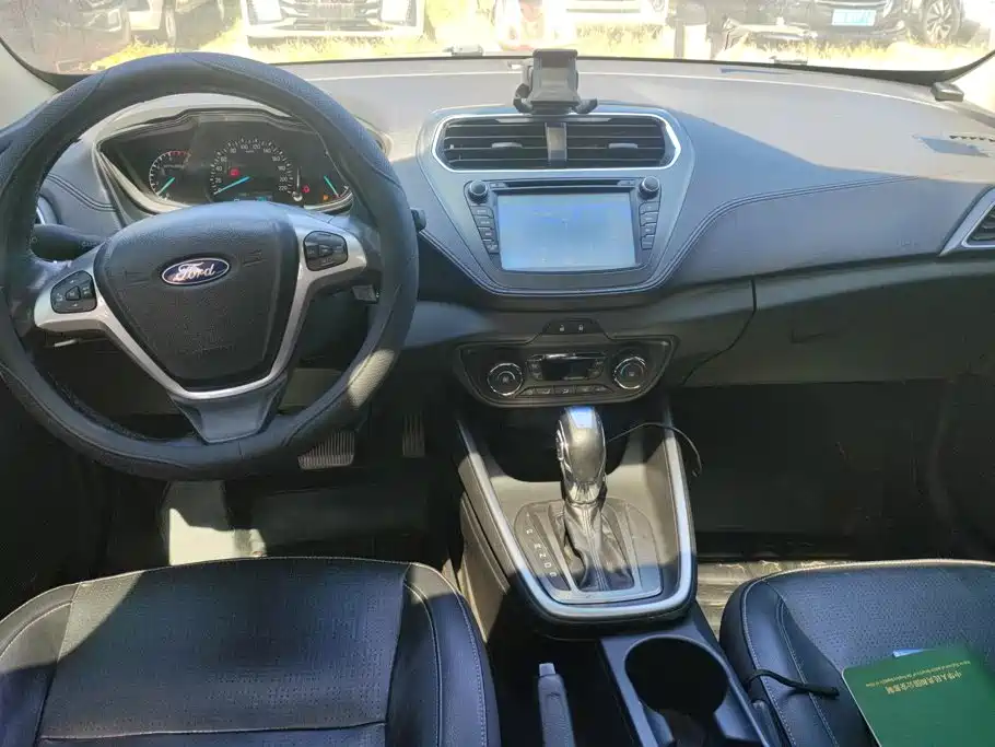 Ford Escort — миниатюра 11