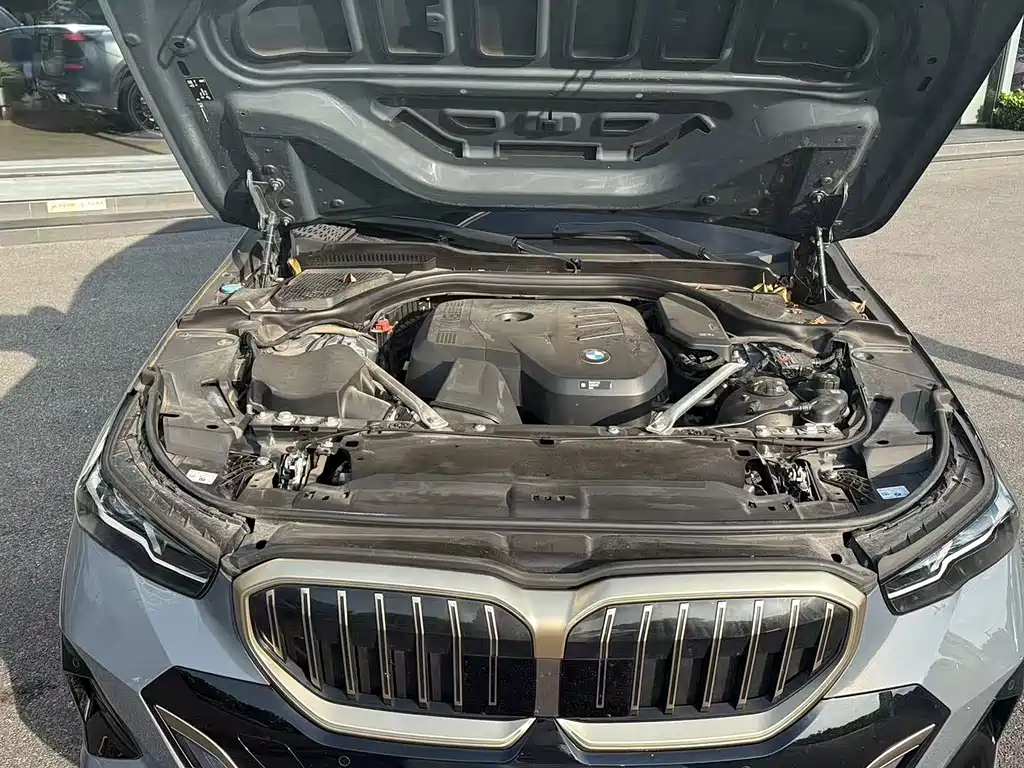 BMW 5 Series — миниатюра 11